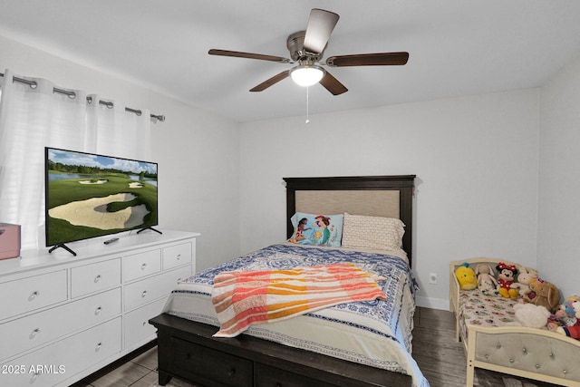 bedroom with ceiling fan