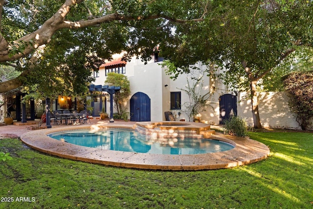 1614 Palmcroft Dr SW, Phoenix, AZ 85007 - view of swimming pool featuring a yard, a patio area, a pergola, and a pool with connected hot tub