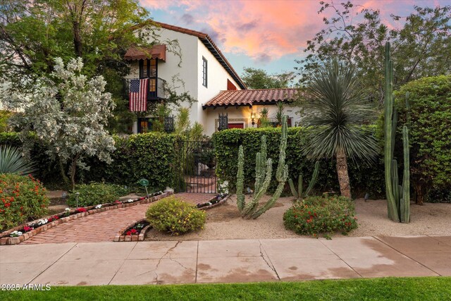 1614 Palmcroft Dr SW, Phoenix, AZ 85007 - yard at dusk featuring fence and a gate