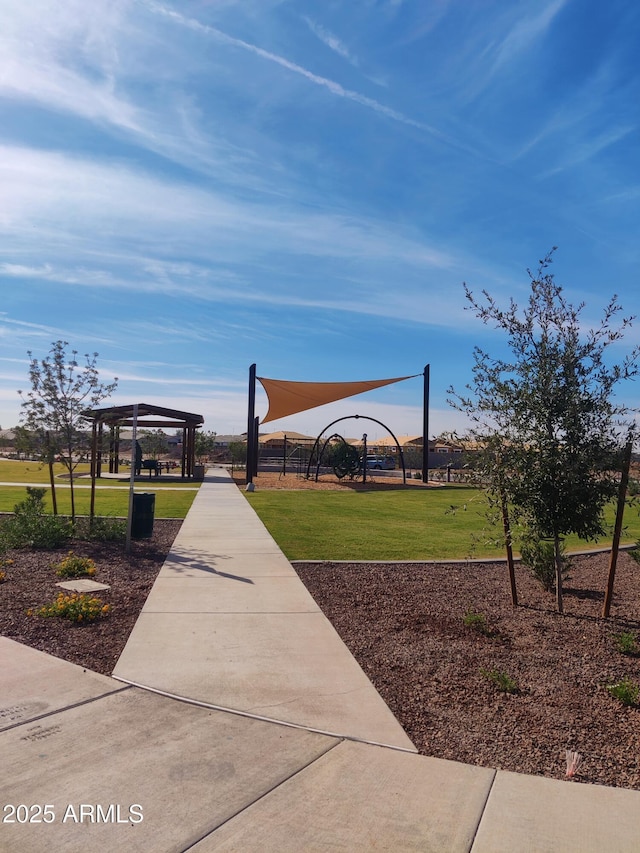 9137 W Sells Dr, Phoenix, AZ 85037 - view of property's community featuring a lawn