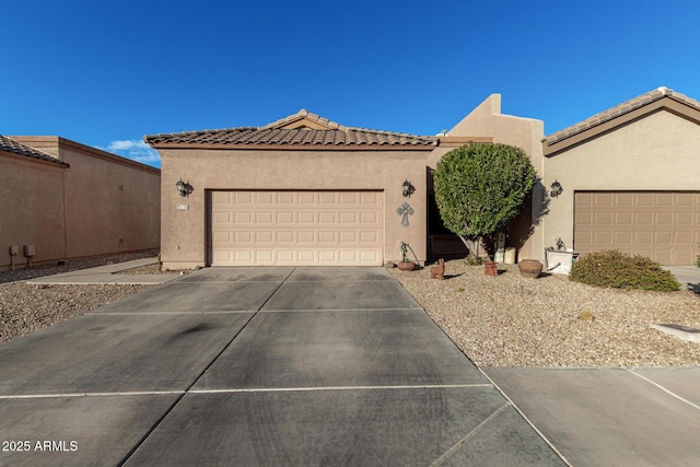 view of front facade featuring a garage