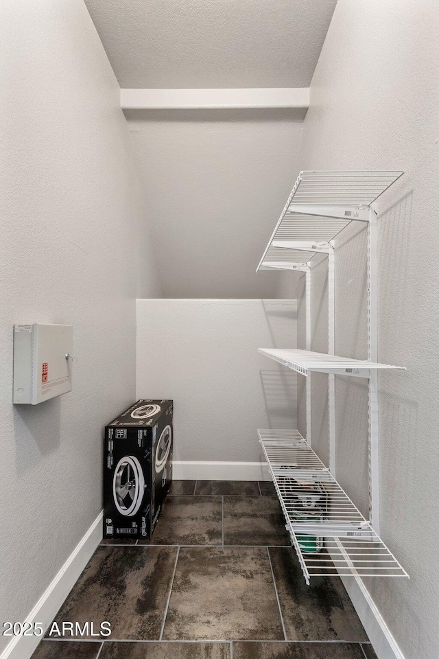 15221 N Clubgate Dr Unit 2059, Scottsdale, AZ 85254 - view of walk in closet