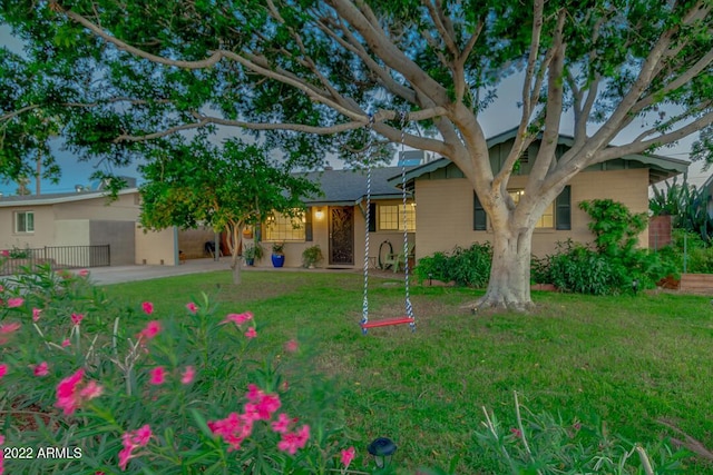 803 W 18th St, Tempe, AZ 85281 - view of green lawn