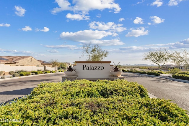 view of community / neighborhood sign