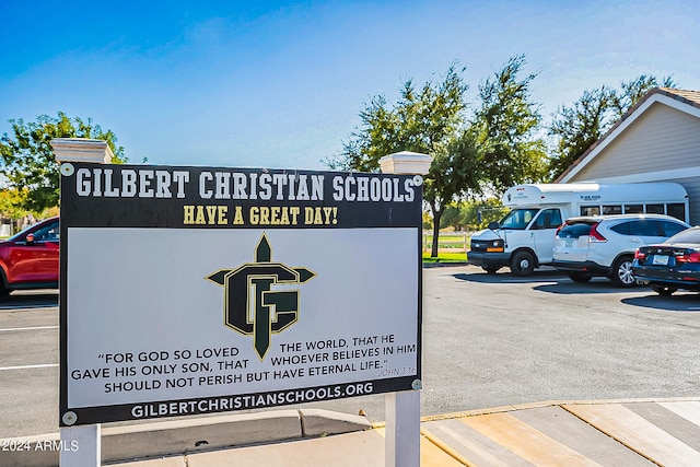 view of community / neighborhood sign