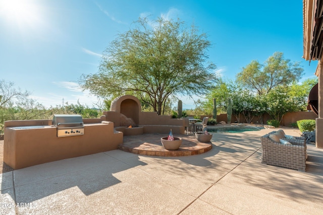 28768 N 95th Way, Scottsdale, AZ 85262 - view of patio / terrace with an outdoor kitchen