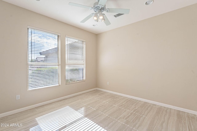 empty room with ceiling fan