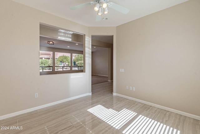 empty room with ceiling fan