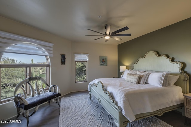 bedroom with ceiling fan