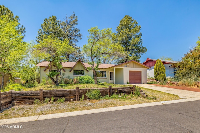 3465 N Jamison Blvd Unit 05, Flagstaff, AZ 86004 - ranch-style home featuring a garage and driveway