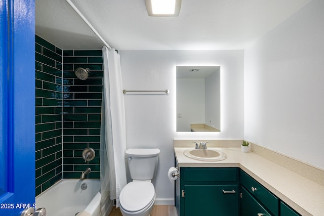 3465 N Jamison Blvd Unit 05, Flagstaff, AZ 86004 - full bath with shower / bath combination with curtain, vanity, and toilet