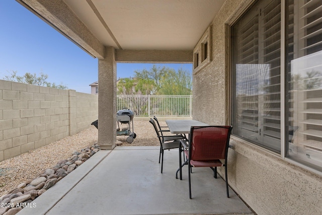 4718 E Woburn Ln, Cave Creek, AZ 85331 - fenced backyard featuring outdoor dining space and a patio
