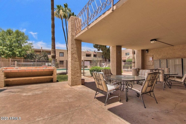 view of patio with ceiling fan