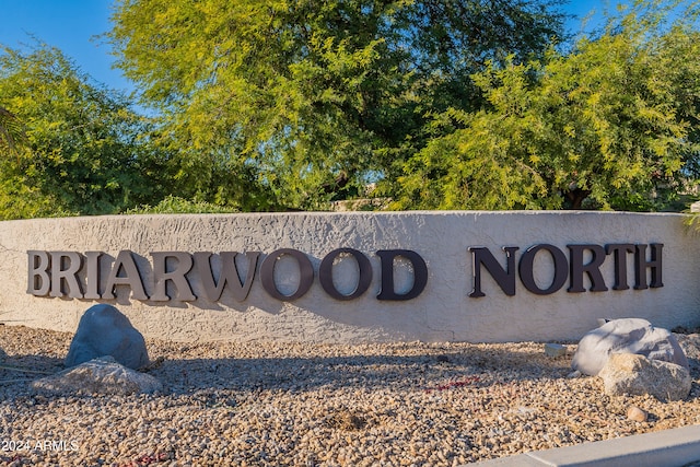 view of community / neighborhood sign