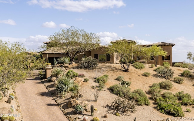 11457 E Salero Dr, Scottsdale, AZ 85262 - view of front facade featuring stucco siding and a tile roof