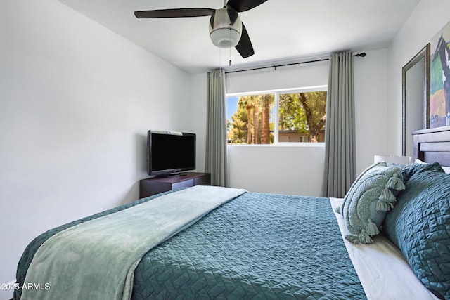 bedroom featuring a ceiling fan