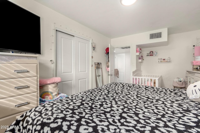 bedroom featuring a closet