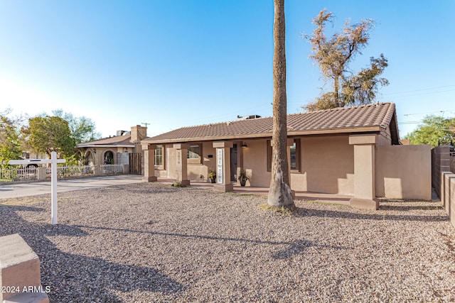 view of front of property