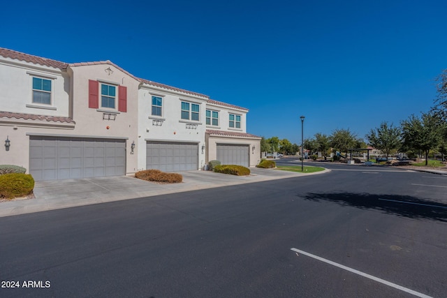 view of front of home featuring a garage