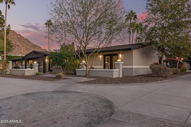 view of front of property featuring a mountain view