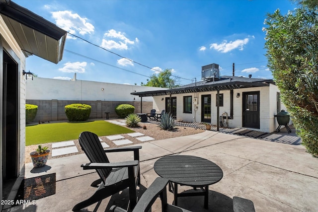 69 W Virginia Ave, Phoenix, AZ 85003 - fenced backyard with a patio and area for grilling