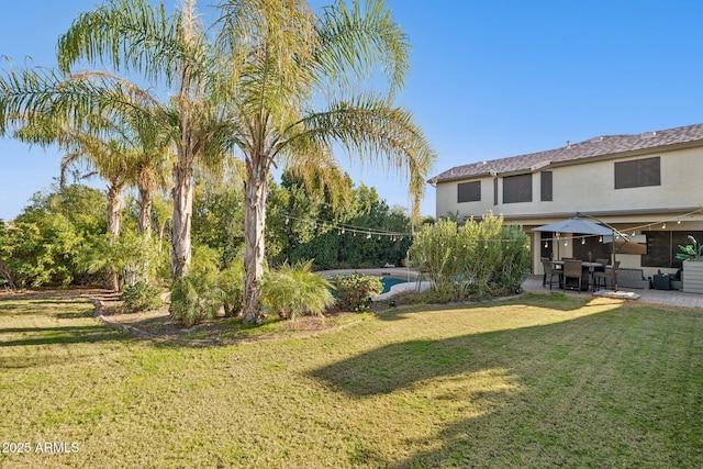 view of yard featuring a patio