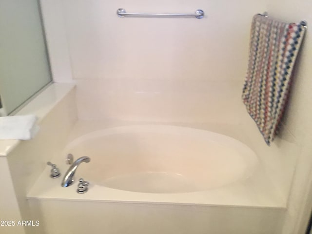 10489 S 182nd Dr, Goodyear, AZ 85338 - full bath with a garden tub