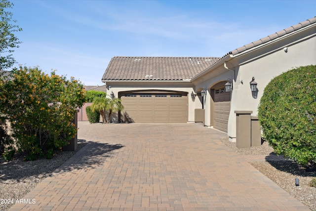 view of front facade with a garage