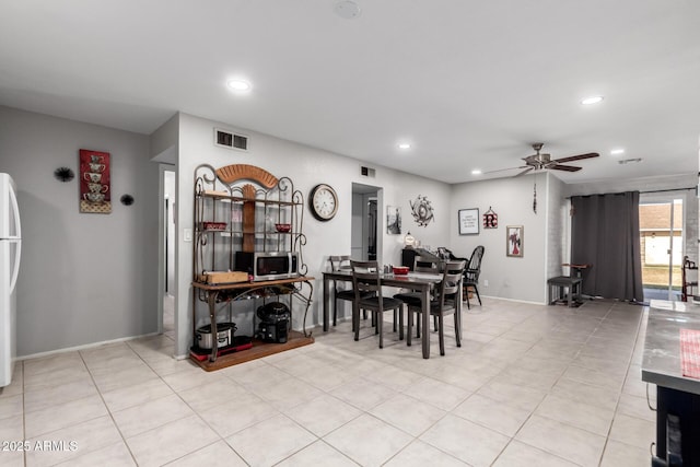 711 E Laurel Dr Unit 17, Casa Grande, AZ 85122 - dining space with recessed lighting, visible vents, and ceiling fan