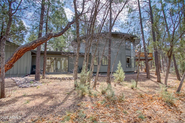 view of mid-century modern home