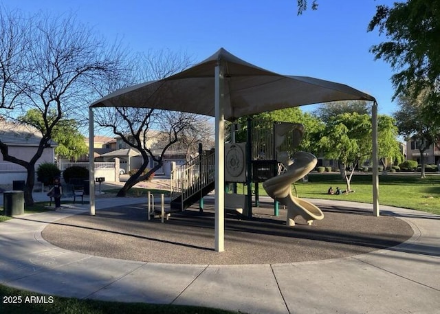 3756 E Kerry Ln, Phoenix, AZ 85050 - community playground featuring a lawn