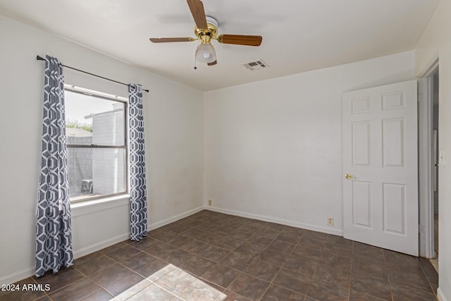 empty room with ceiling fan