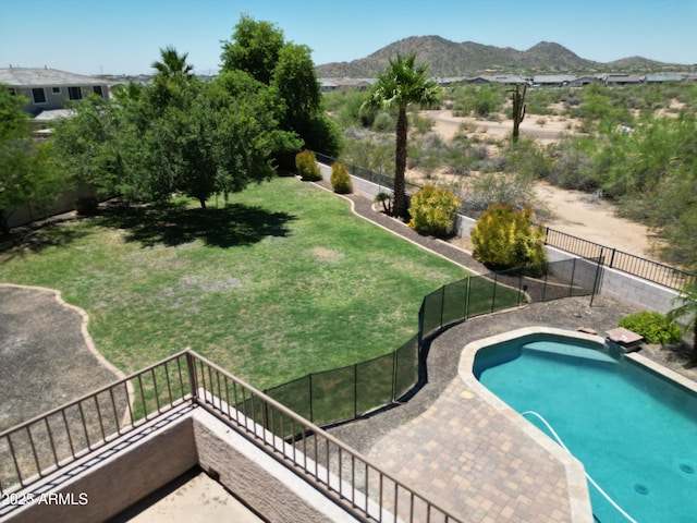 7398 W Paso Trl, Peoria, AZ 85383 - view of swimming pool featuring a mountain view