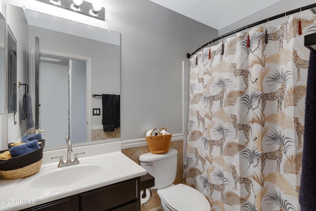 3687 E Leslie Dr, Gilbert, AZ 85296 - bathroom featuring toilet, vanity, and a shower with shower curtain