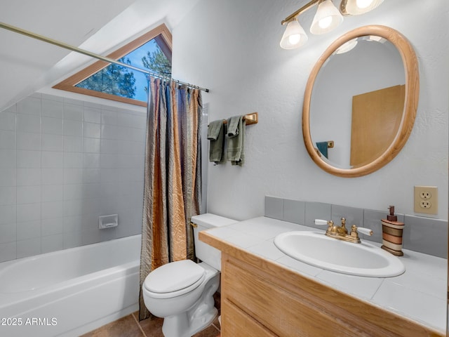 4567 N Juniper Ln, Pine, AZ 85544 - full bathroom featuring vanity, toilet, and shower / bath combo