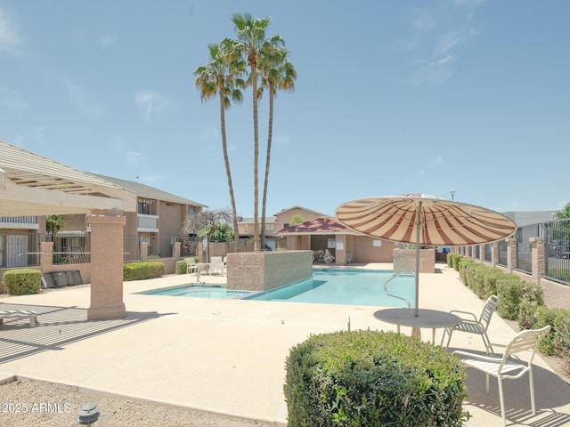 2826 E Tracy Ln Unit 3, Phoenix, AZ 85032 - community pool featuring fence and a patio