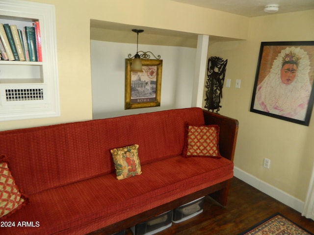 601 N Berry Ave, Winslow, AZ 86047 - living area with hardwood / wood-style floors