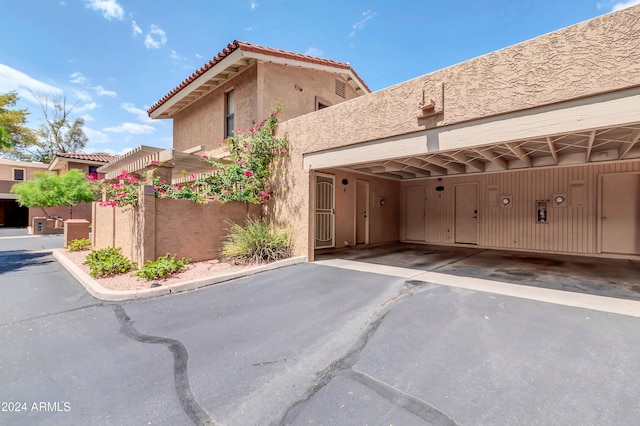 Listing photo 2 for 10437 N 11th St Unit 2, Phoenix AZ 85020