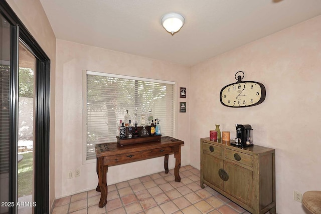 9115 N 101st Way, Scottsdale, AZ 85258 - entrance foyer featuring light tile patterned flooring