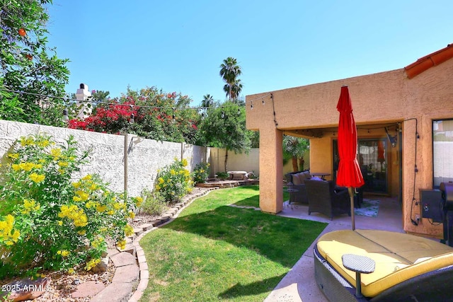 9115 N 101st Way, Scottsdale, AZ 85258 - view of yard featuring a patio area