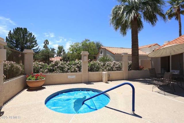 9115 N 101st Way, Scottsdale, AZ 85258 - view of swimming pool with a patio