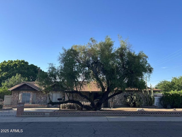 344 E Aepli Dr, Tempe, AZ 85282 - view of front of house