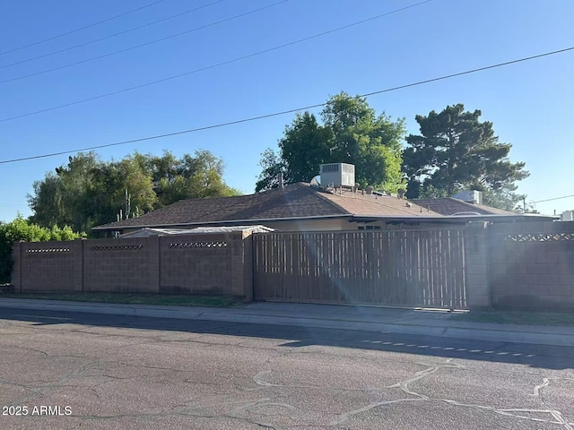 344 E Aepli Dr, Tempe, AZ 85282 - view of gate