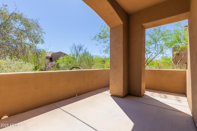16600 N Thompson Peak Pkwy Unit 1072, Scottsdale, AZ 85260 - view of patio with a balcony