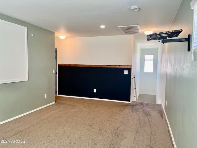 empty room featuring carpet