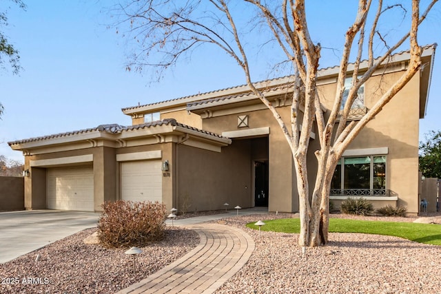 view of front of property featuring a garage