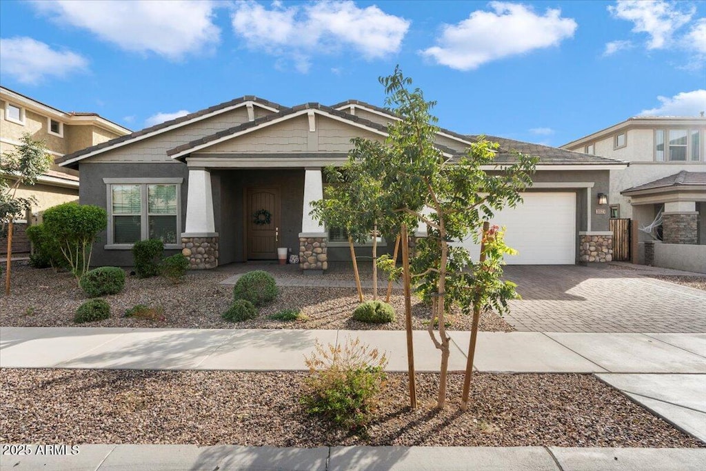 view of front of home featuring a garage