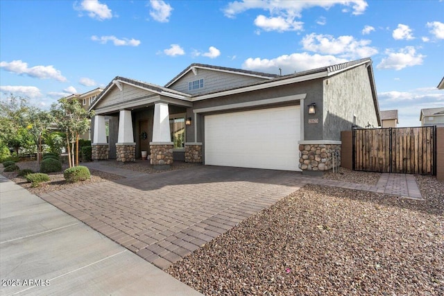 view of front facade featuring a garage