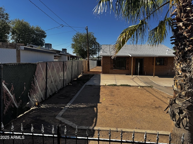 219 W Frye Rd, Chandler, AZ 85225 - fenced yard featuring a patio