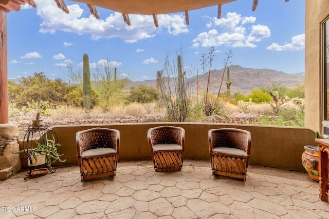 sitting room with a mountain view